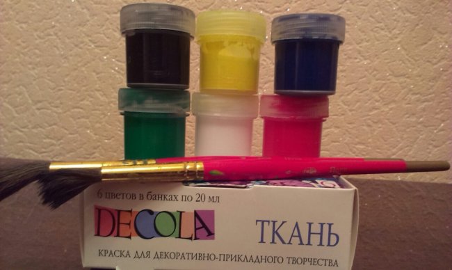 Рисуем на майке акрилом